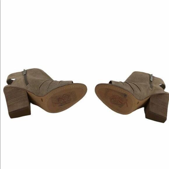 Vince Camuto VC Kentvi Leather Perforated Peep Toe Slingback Heel Tan Sz 11 - Picture 8 of 10